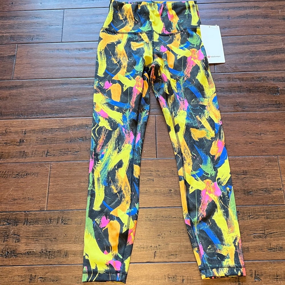 Lululemon wonder train 25” size 6